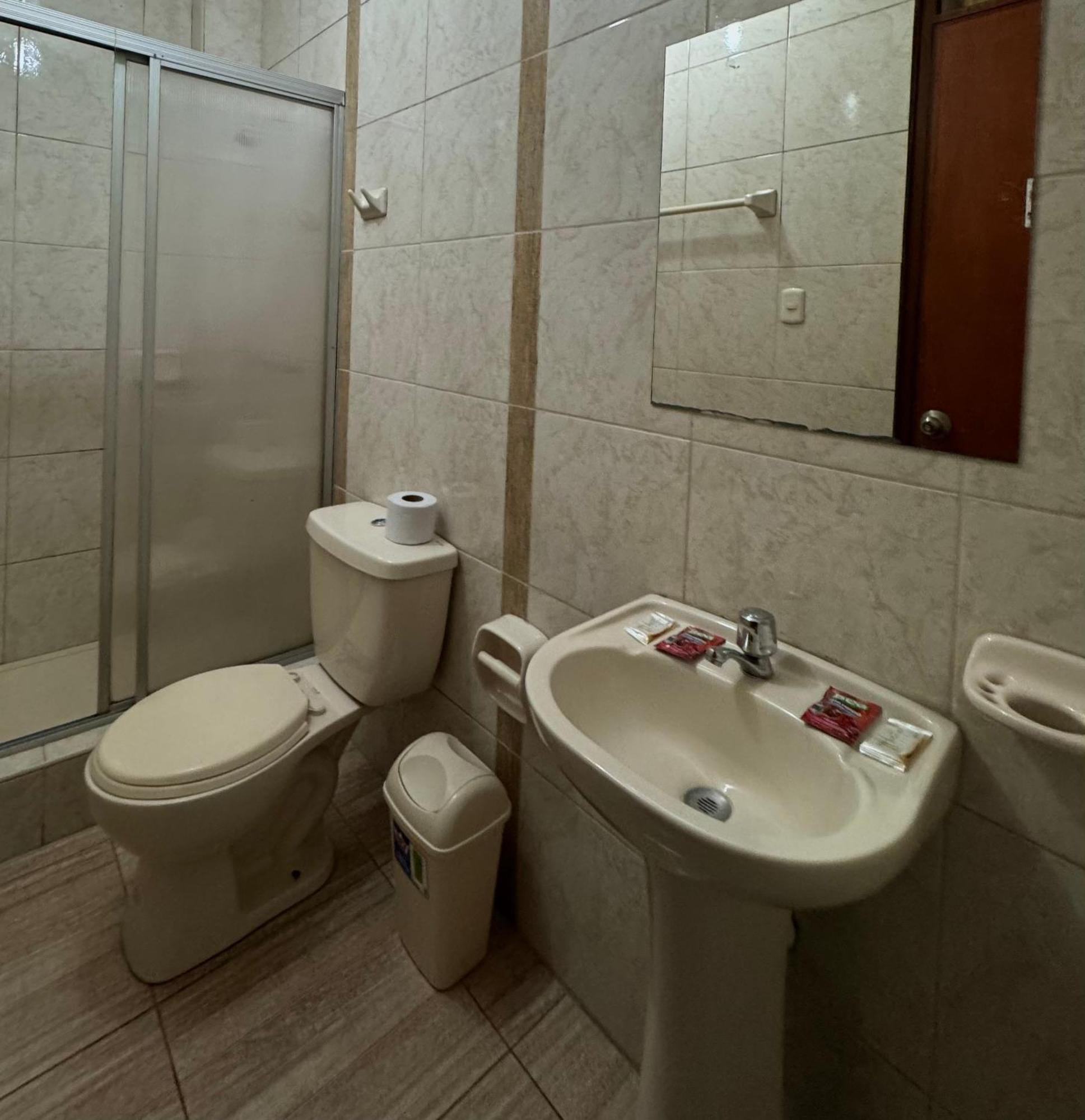 איאקוצ'ו Illari Wari L - Hotel Sauna מראה חיצוני תמונה